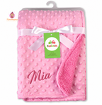 Couverture bébé polaire rose personnalisée avec prénom brodé Mia